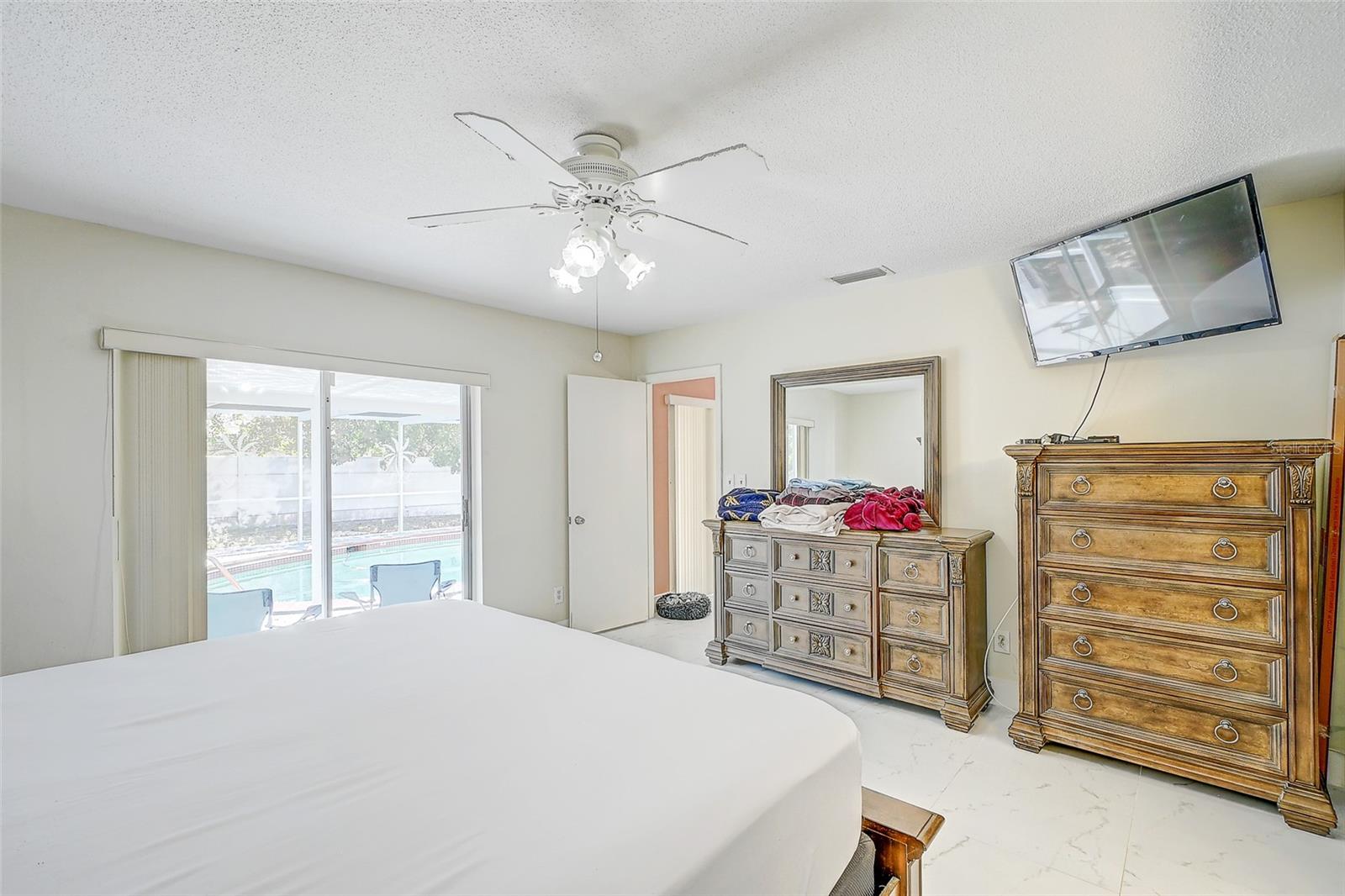 1678 COUNTRY CLUB PKWY, LEHIGH ACRES, FL, 33936
