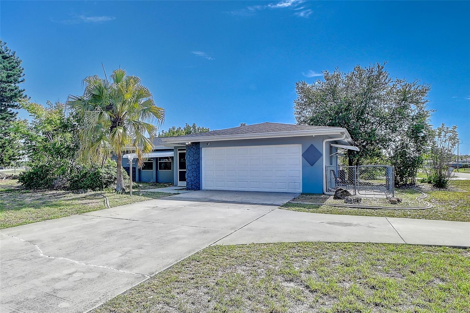 1678 COUNTRY CLUB PKWY, LEHIGH ACRES, FL, 33936