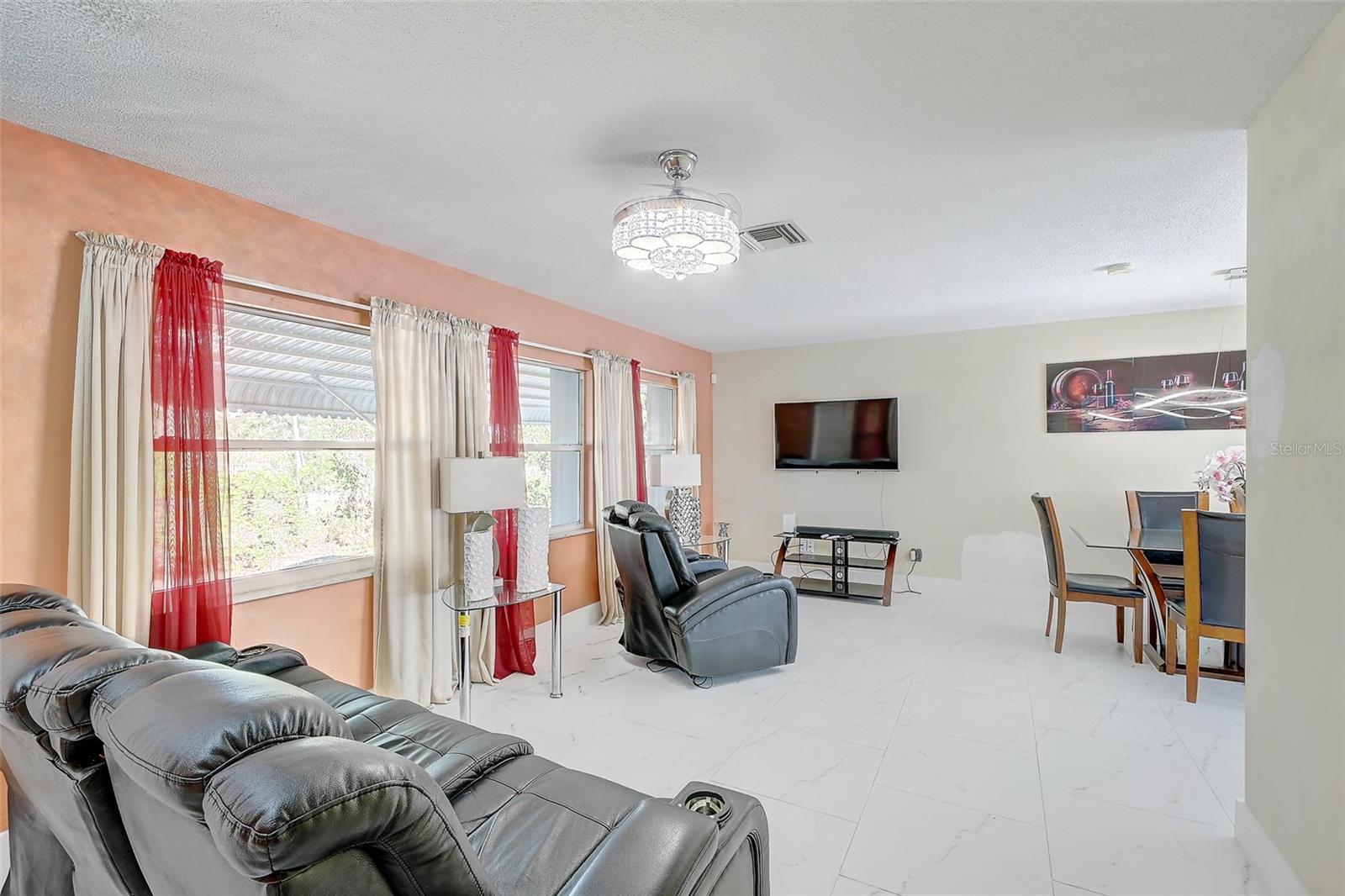 1678 COUNTRY CLUB PKWY, LEHIGH ACRES, FL, 33936