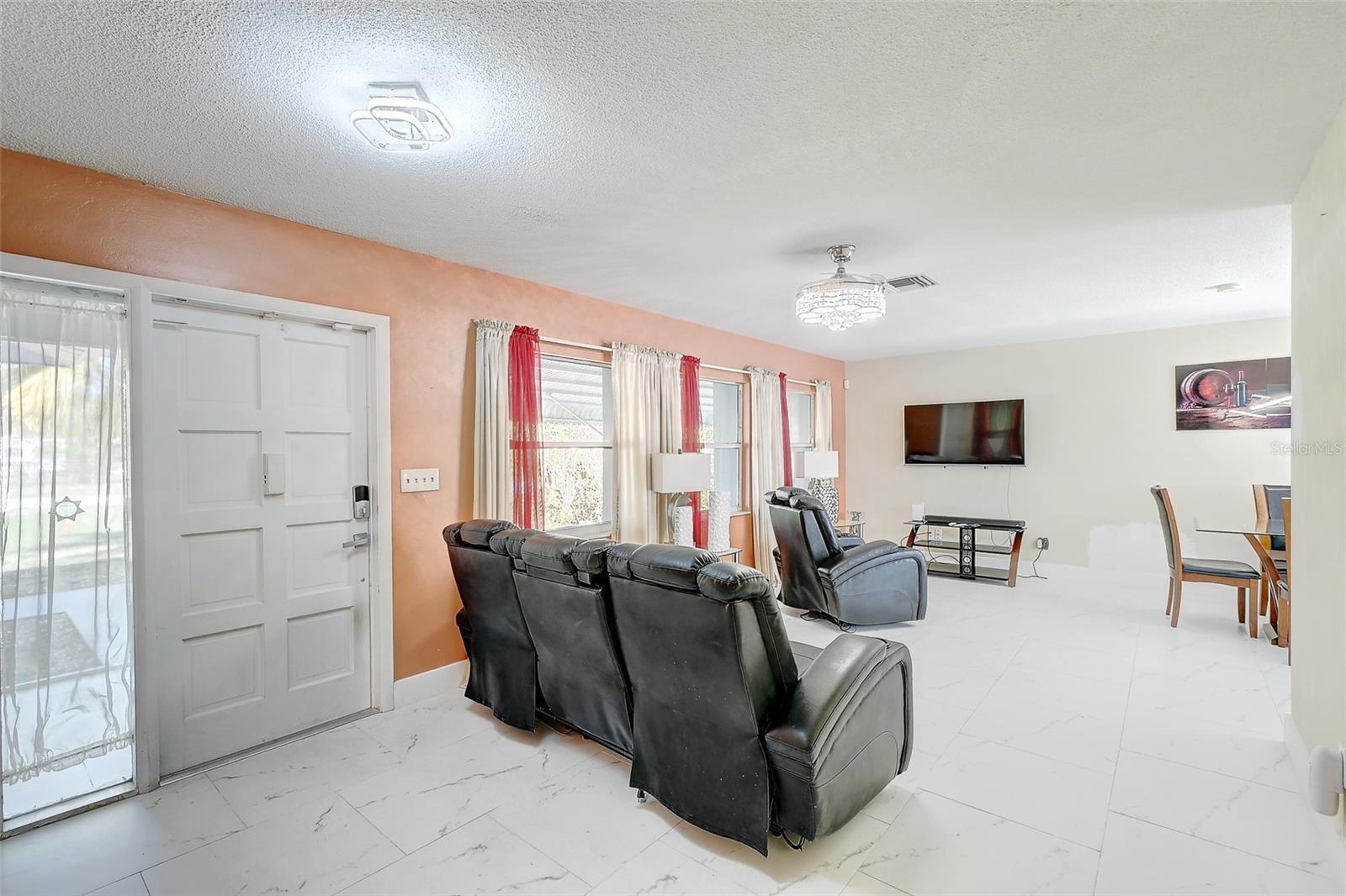 1678 COUNTRY CLUB PKWY, LEHIGH ACRES, FL, 33936