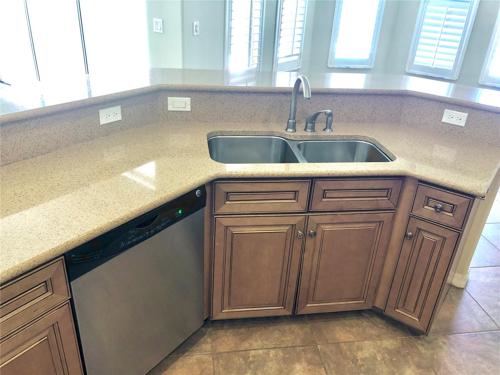 3291 MIDSHIP DR, NORTH FORT MYERS, FL, 33903