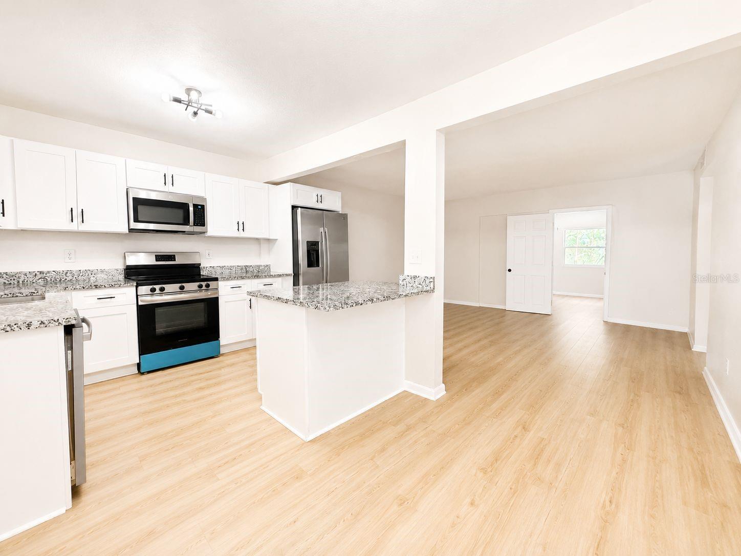 1353 LAKEVIEW RD, CLEARWATER, FL, 33756