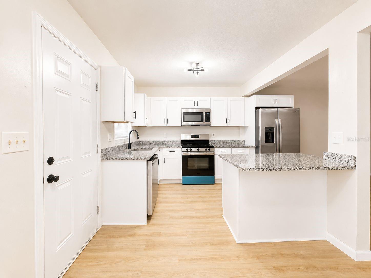 1353 LAKEVIEW RD, CLEARWATER, FL, 33756