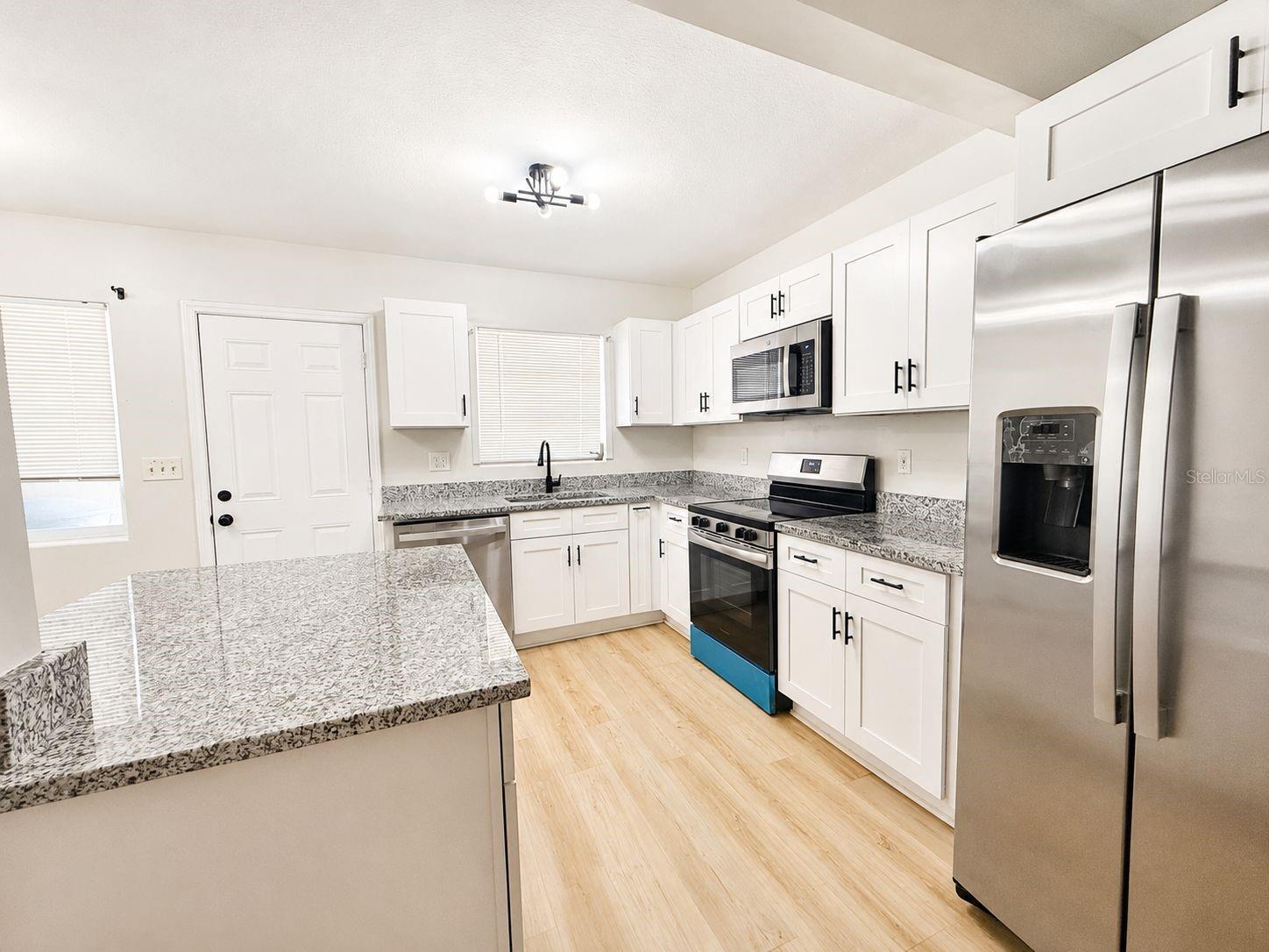 1353 LAKEVIEW RD, CLEARWATER, FL, 33756