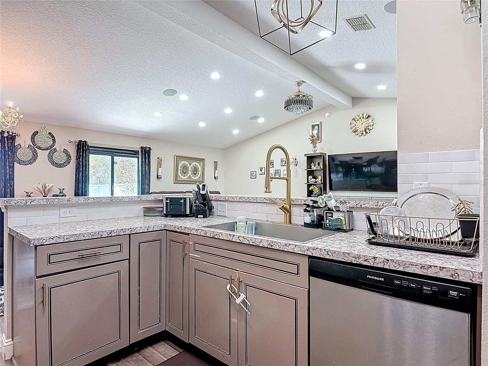 10 RIVIERA ESTATES DR, PALM COAST, FL, 32164