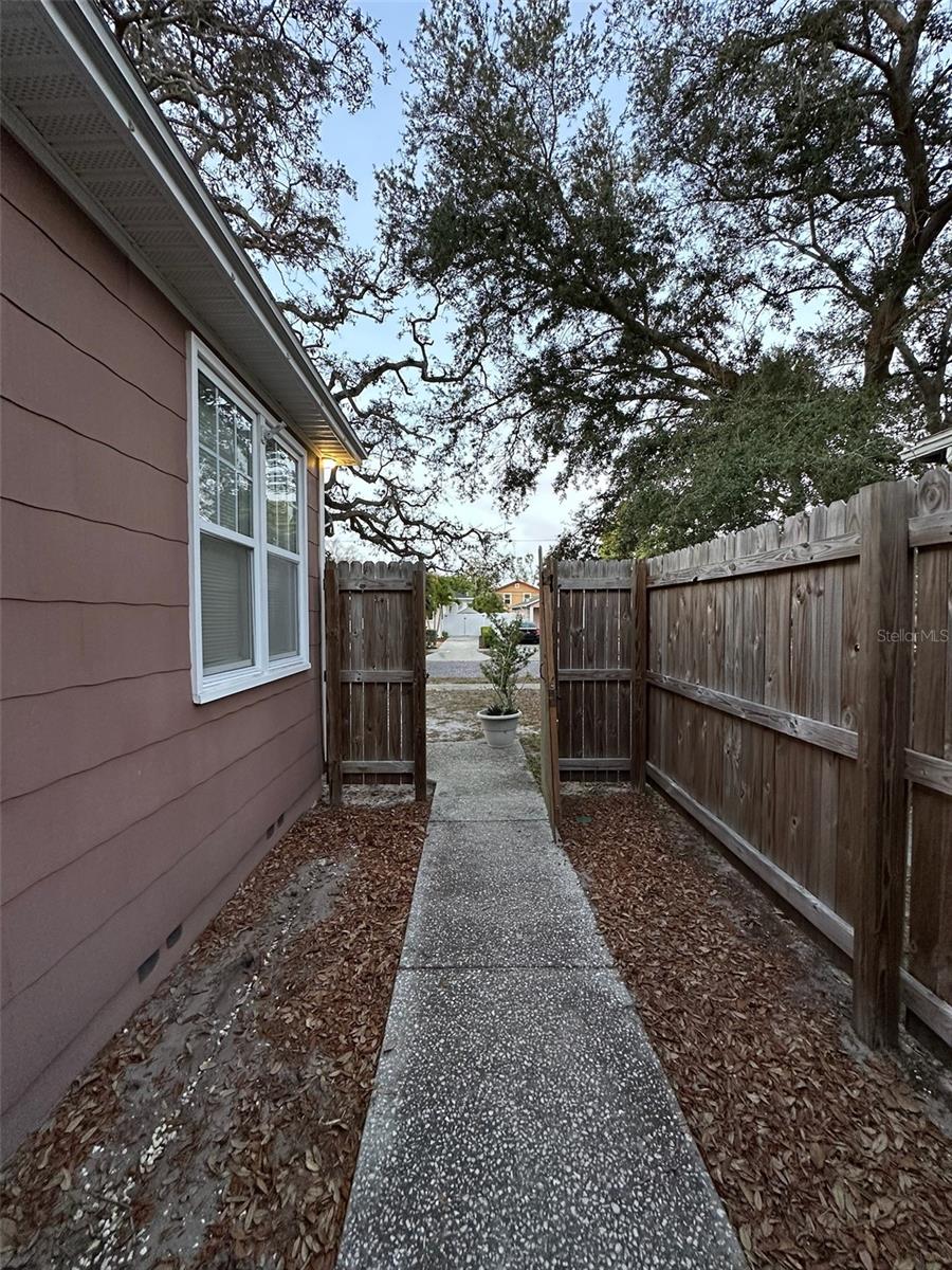 780 27TH AVE N, ST PETERSBURG, FL, 33704