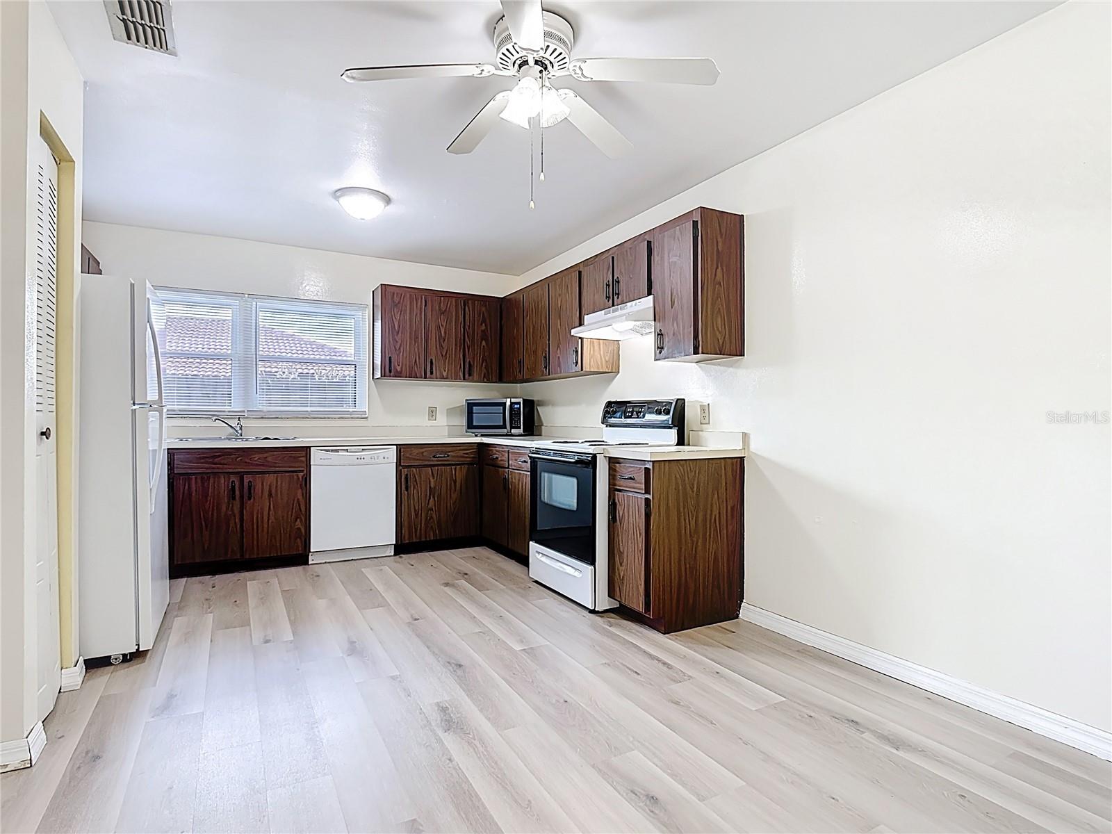 467 HUNTER CIR, KISSIMMEE, FL, 34758