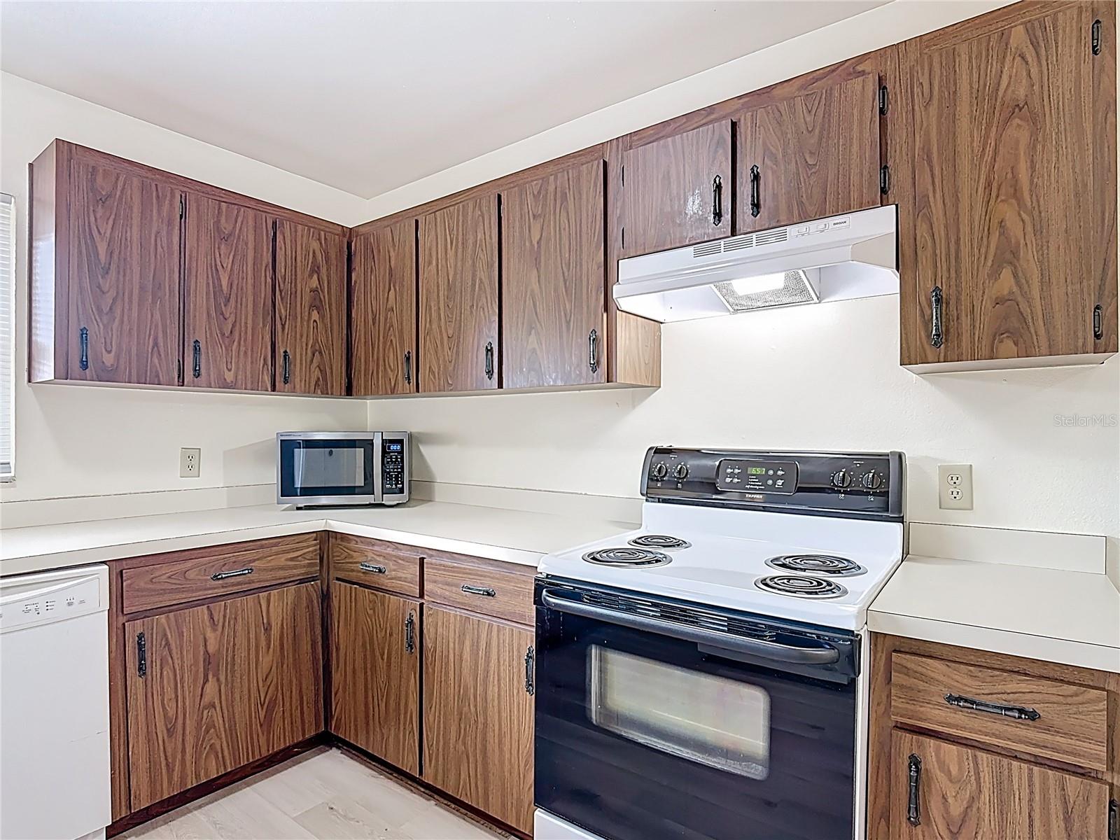 467 HUNTER CIR, KISSIMMEE, FL, 34758