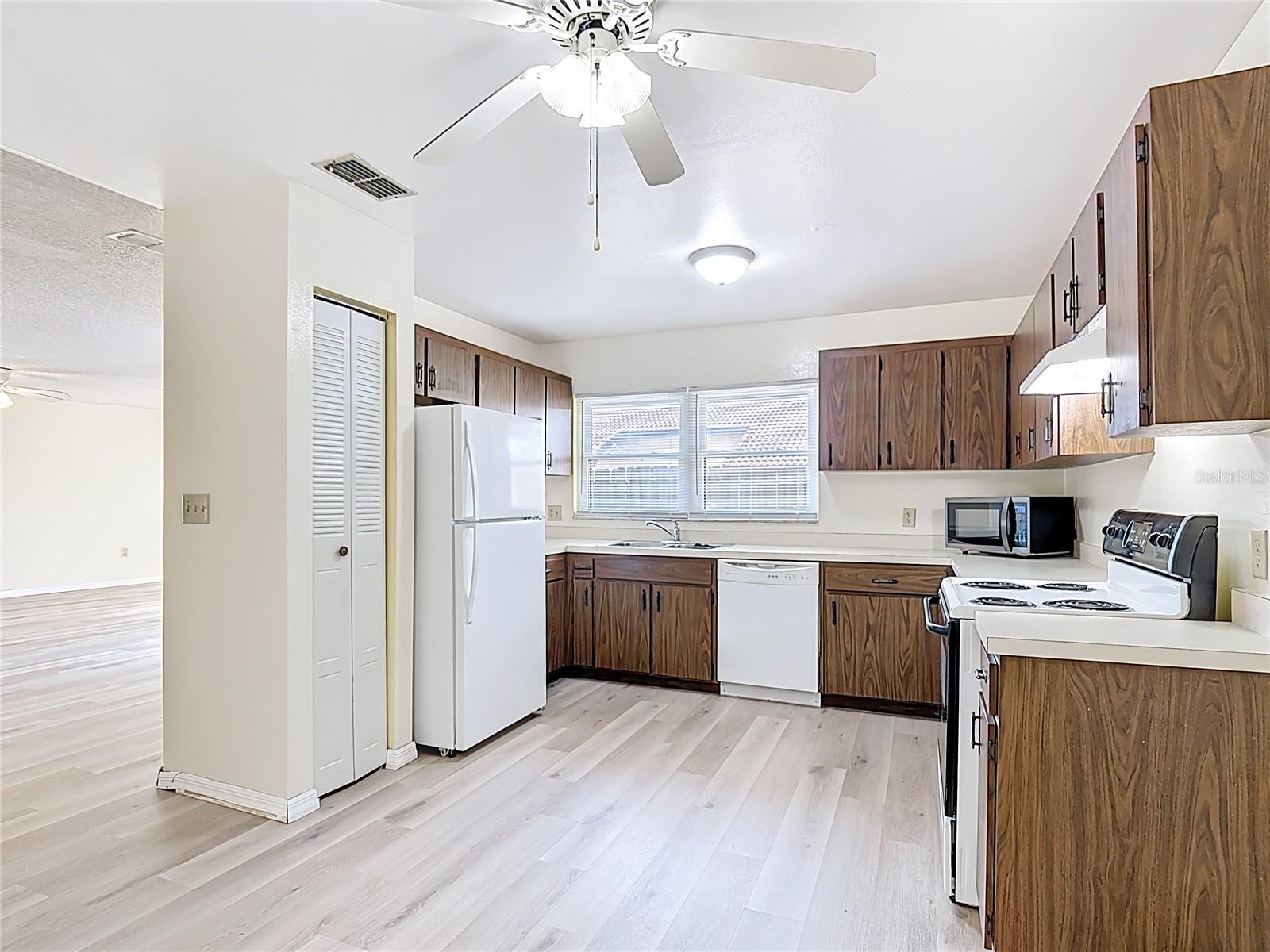 467 HUNTER CIR, KISSIMMEE, FL, 34758