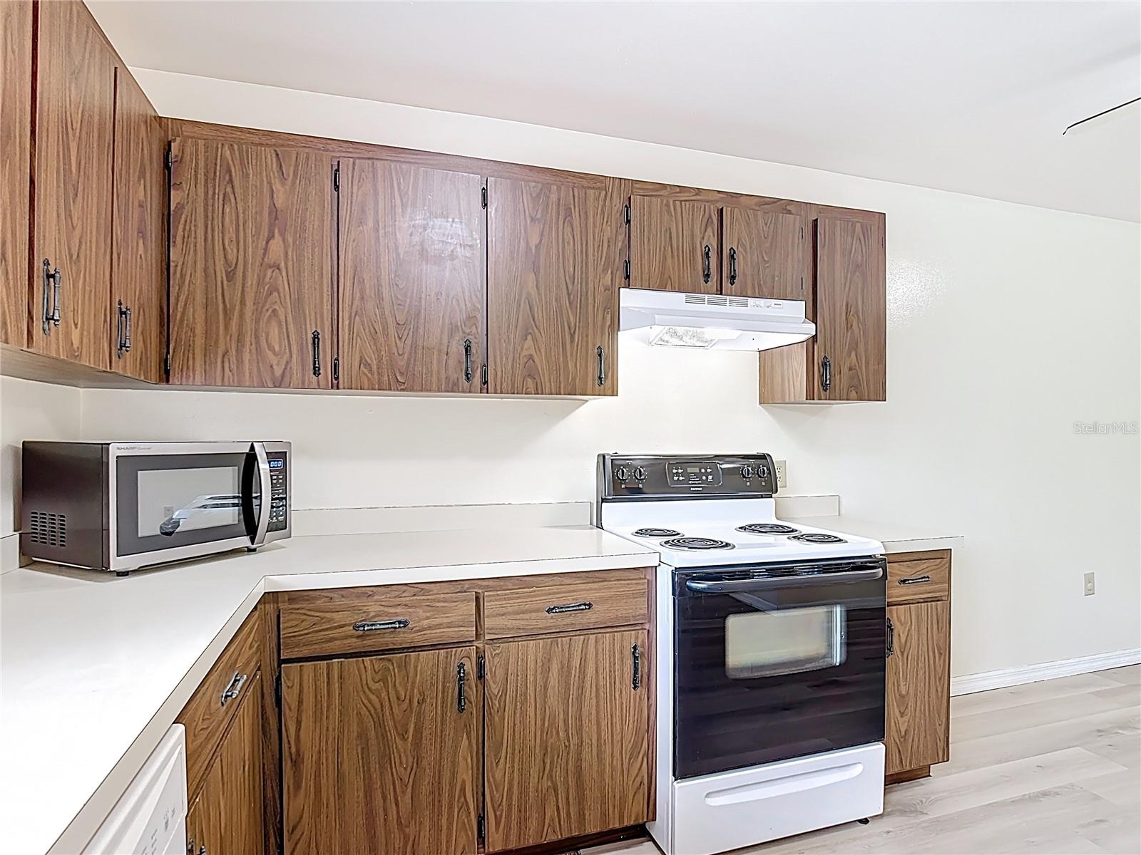 467 HUNTER CIR, KISSIMMEE, FL, 34758