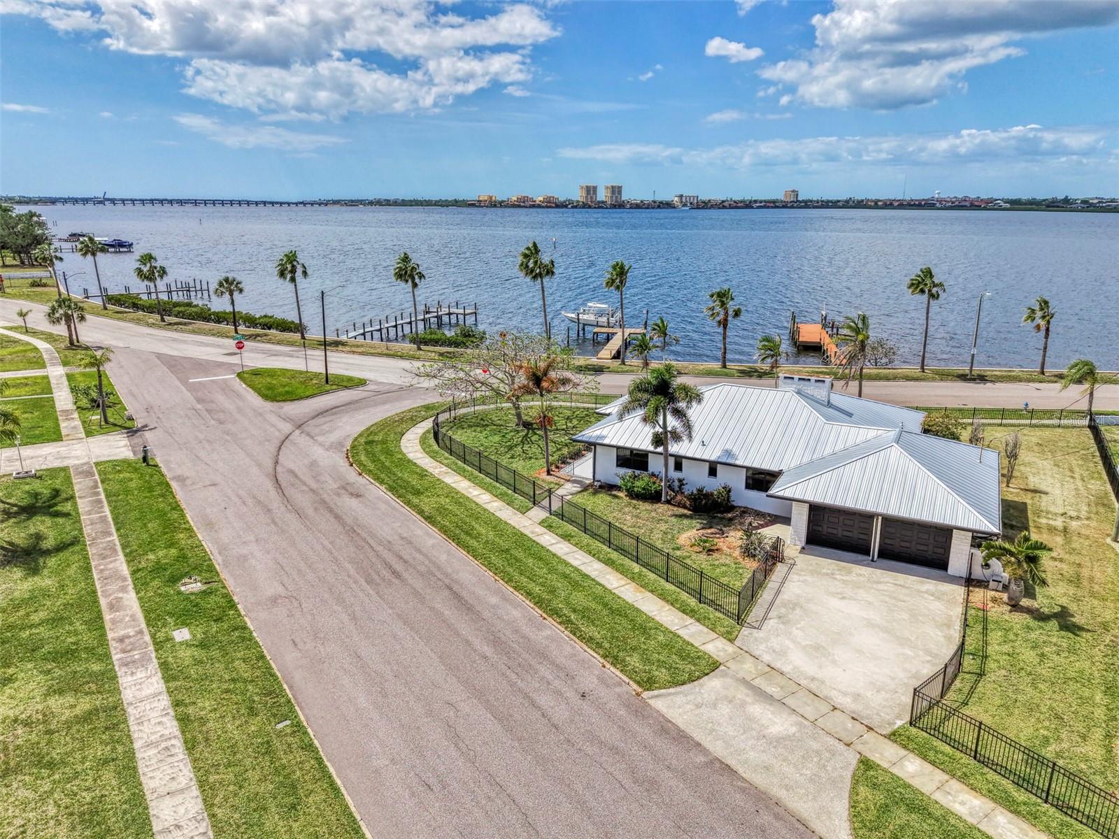 1822 RIVERSIDE DR E, BRADENTON, FL, 34208