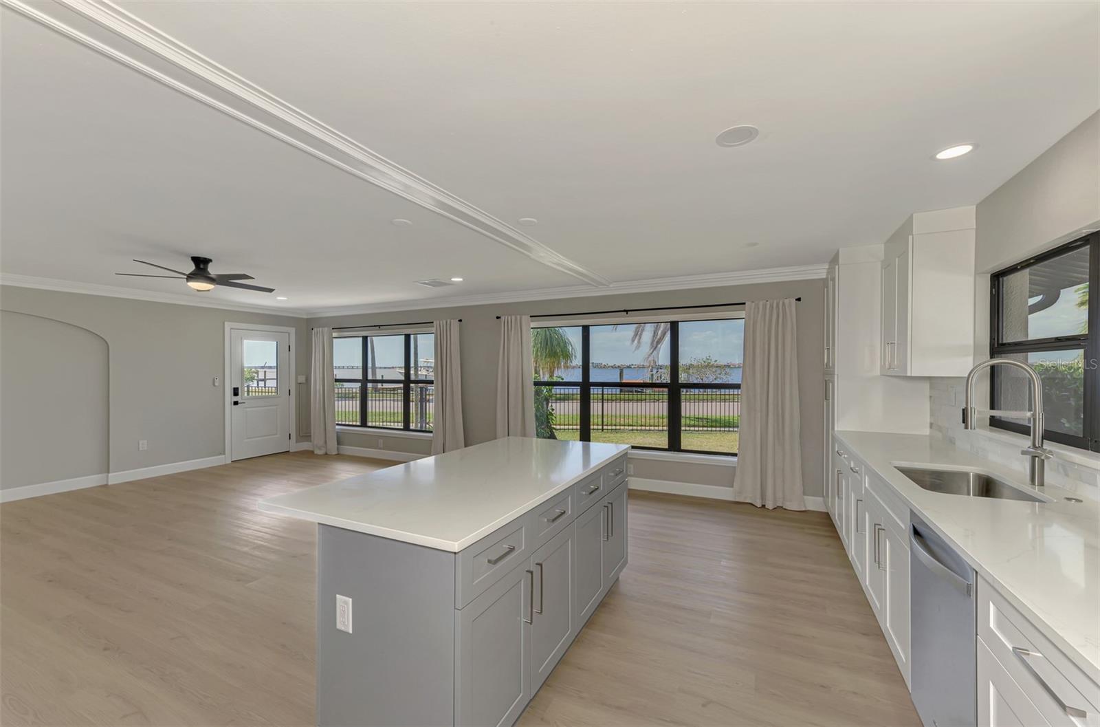 1822 RIVERSIDE DR E, BRADENTON, FL, 34208