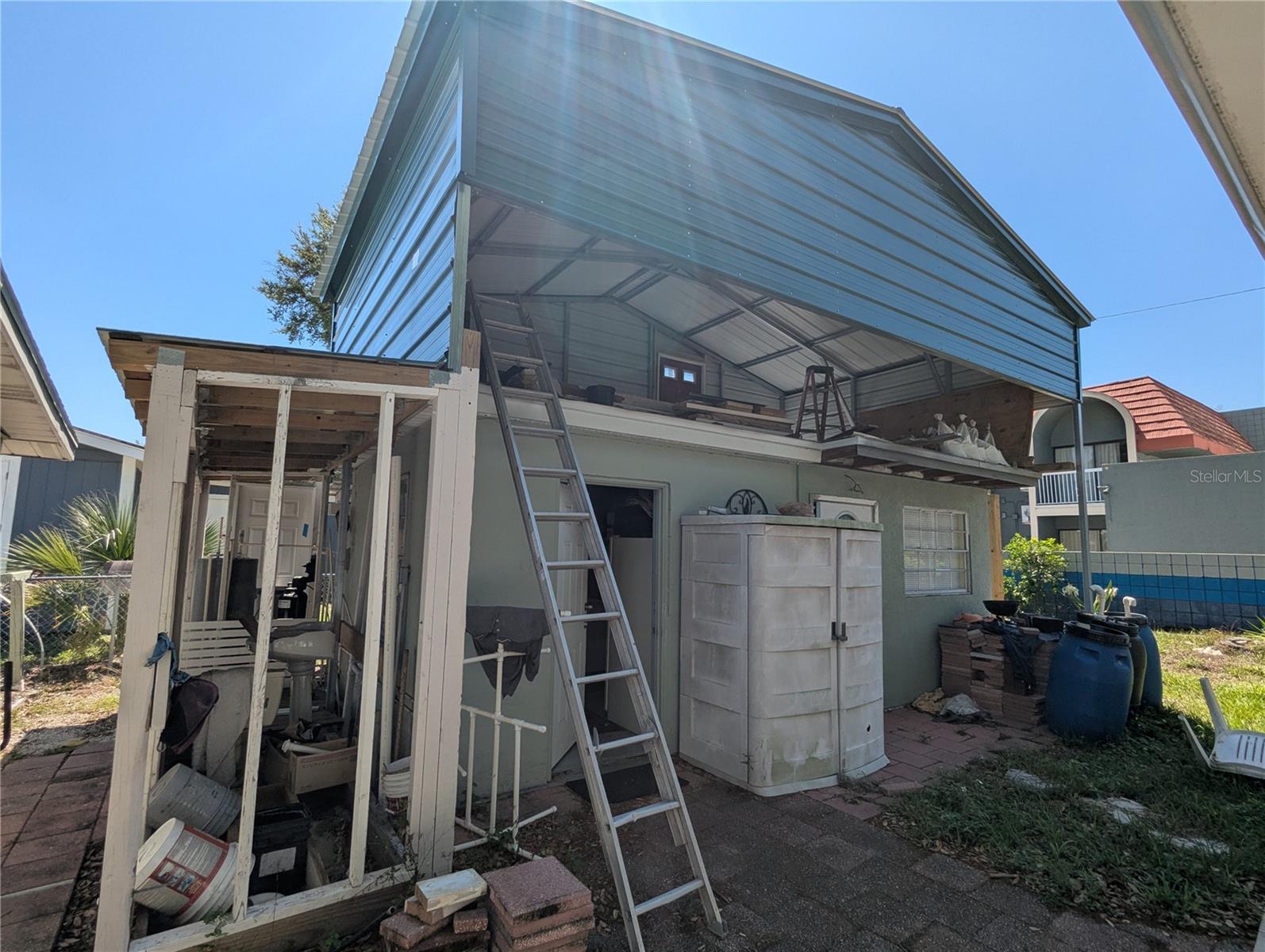 guesthouse and laundry