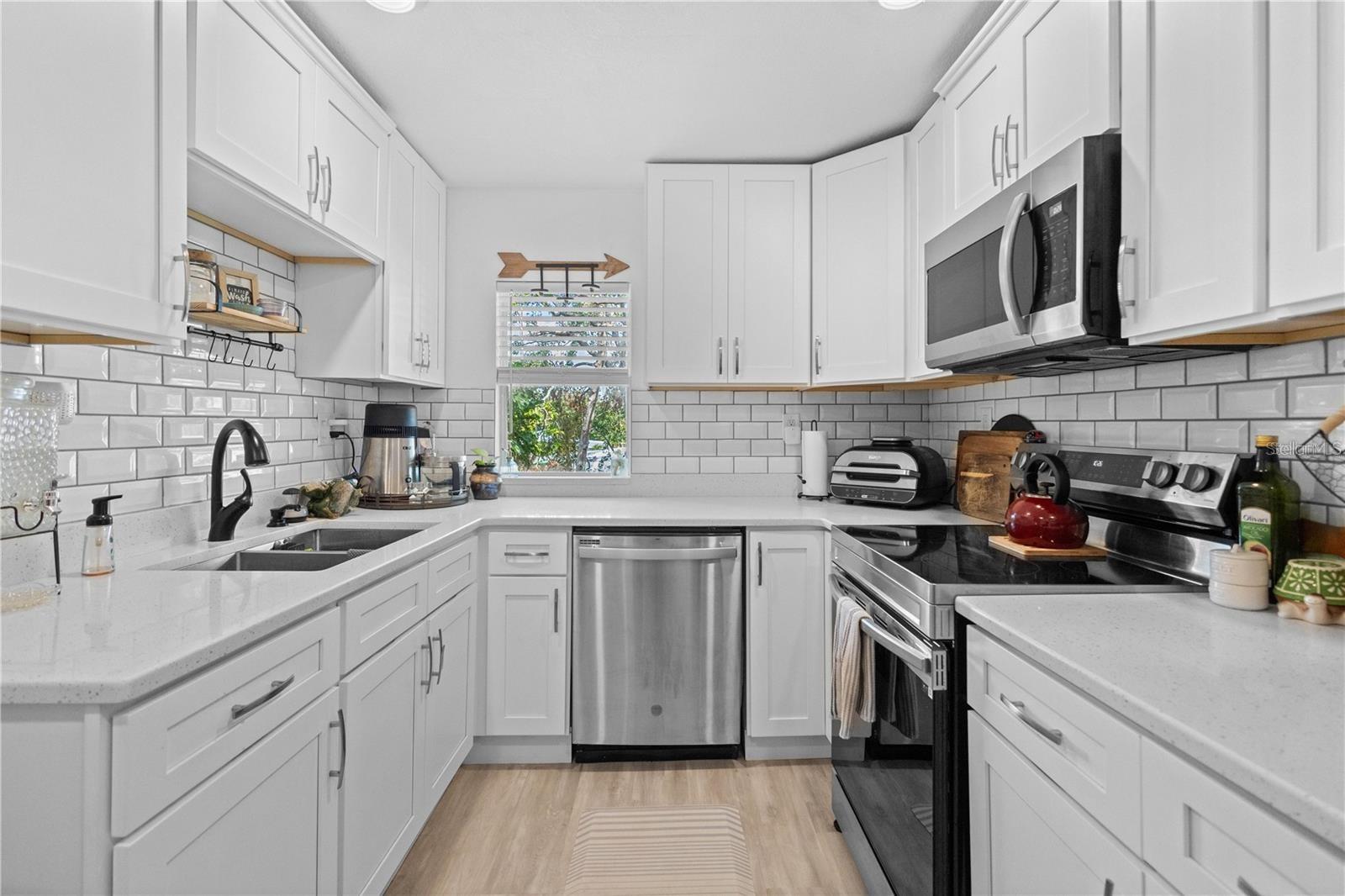 2915 LYNNHURST ST, SARASOTA, FL, 34239