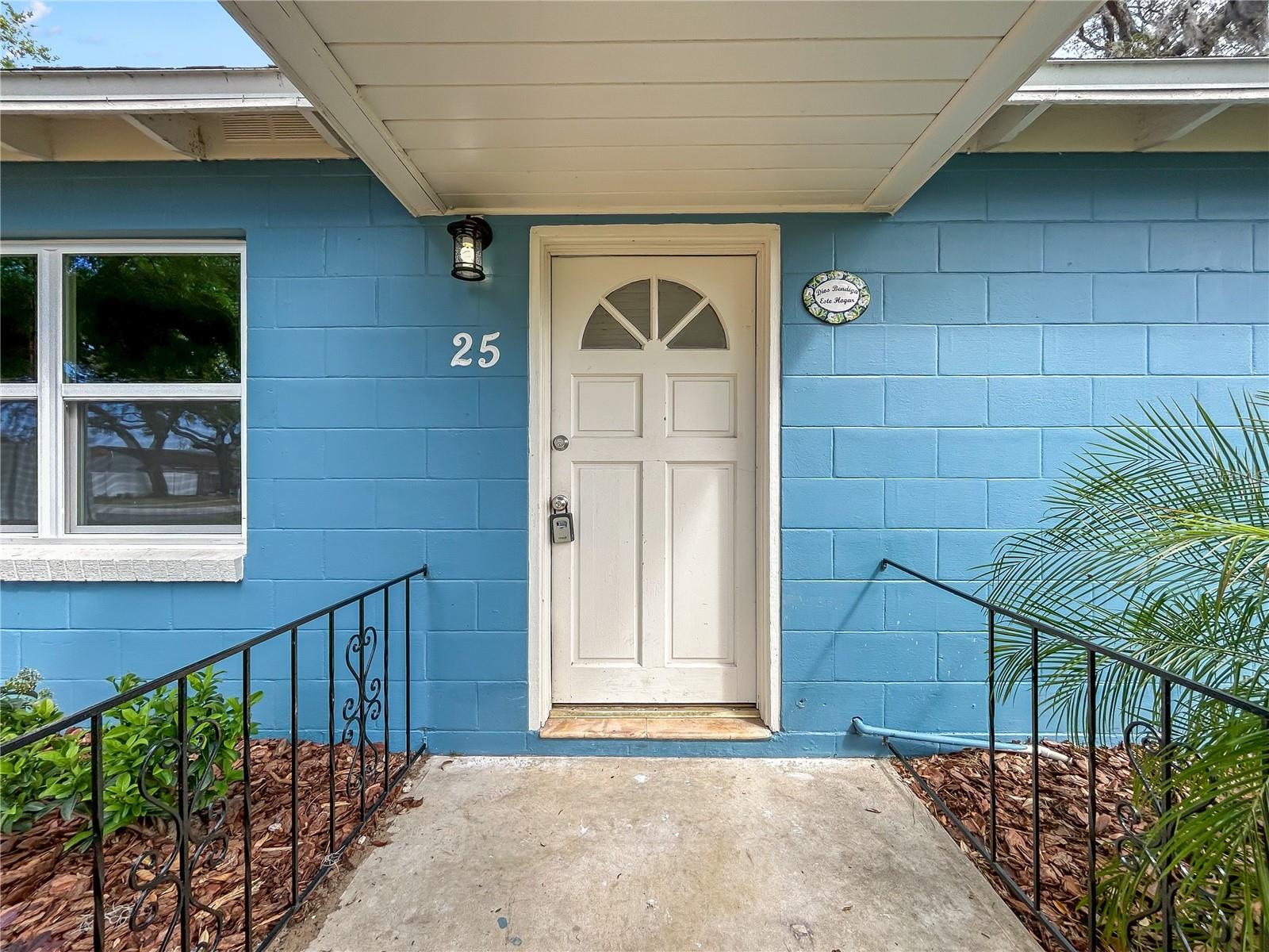 25 E CHARLOTTE AVE, EUSTIS, FL, 32726