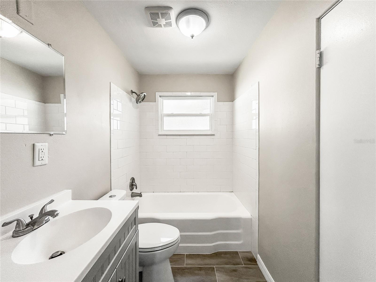 25 E CHARLOTTE AVE, EUSTIS, FL, 32726