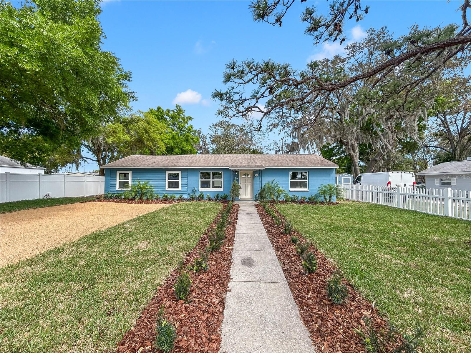 25 E CHARLOTTE AVE, EUSTIS, FL, 32726