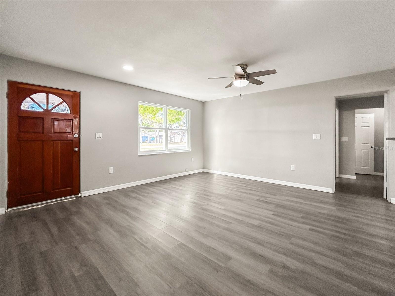 25 E CHARLOTTE AVE, EUSTIS, FL, 32726
