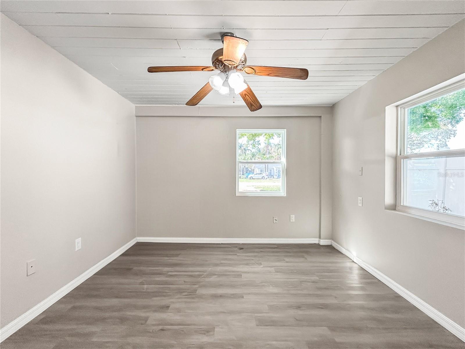 25 E CHARLOTTE AVE, EUSTIS, FL, 32726