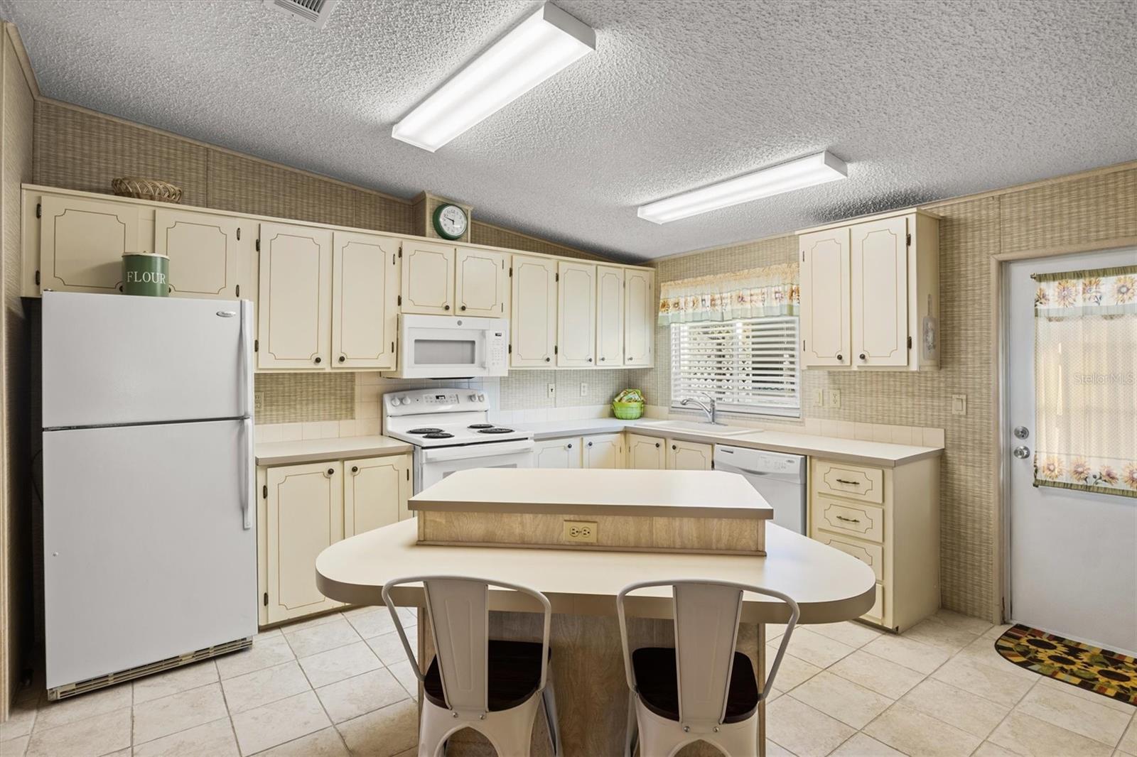 6617 WESTCHESTER DR NE, WINTER HAVEN, FL, 33881