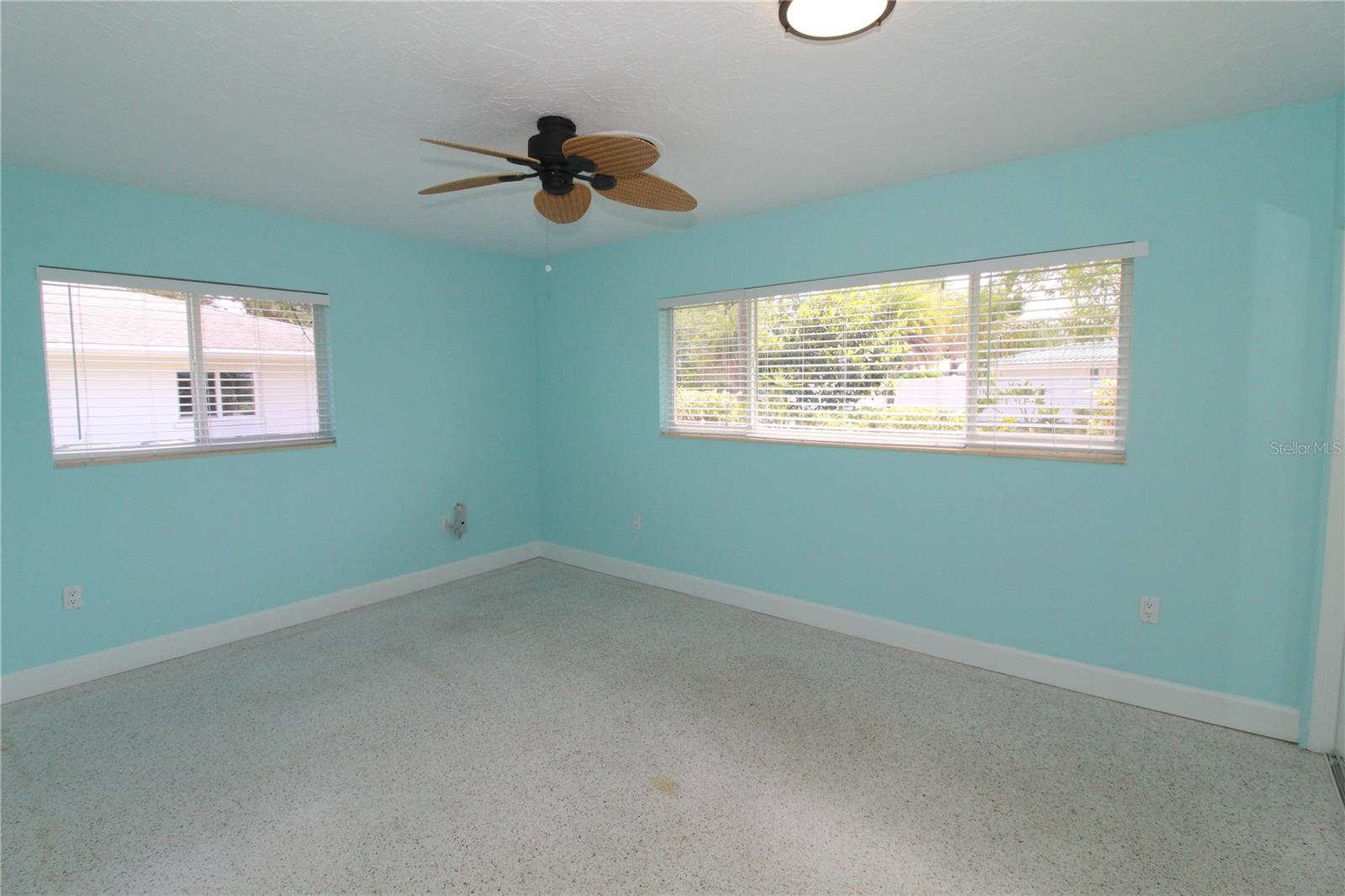 2705 S BRINK AVE, SARASOTA, FL, 34239