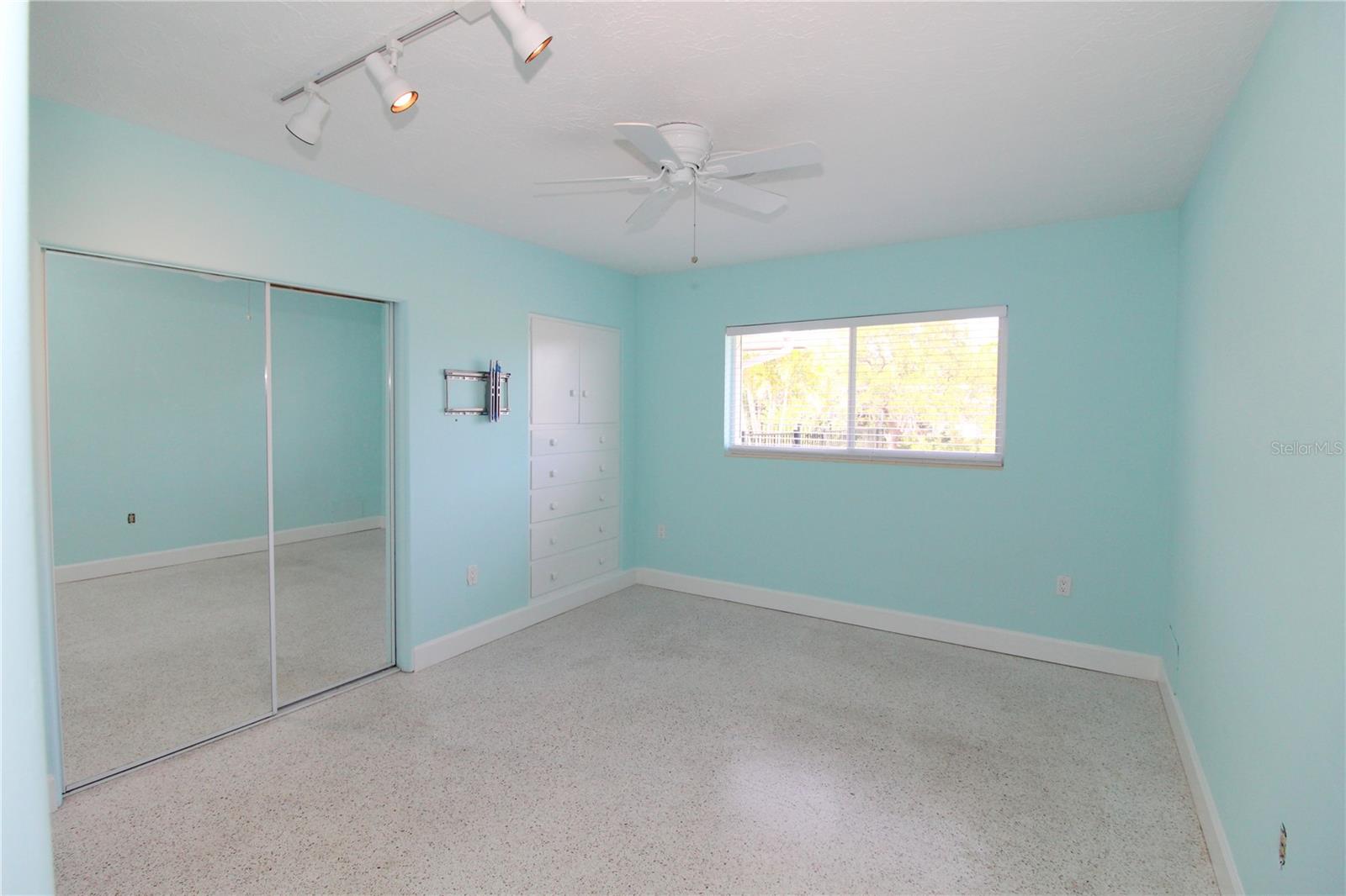 2705 S BRINK AVE, SARASOTA, FL, 34239