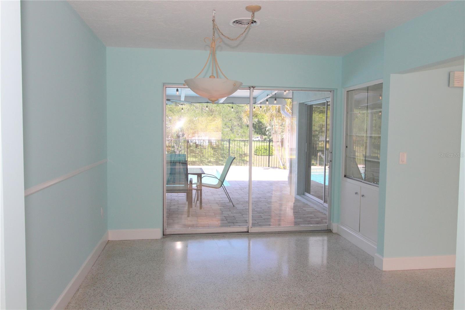 2705 S BRINK AVE, SARASOTA, FL, 34239