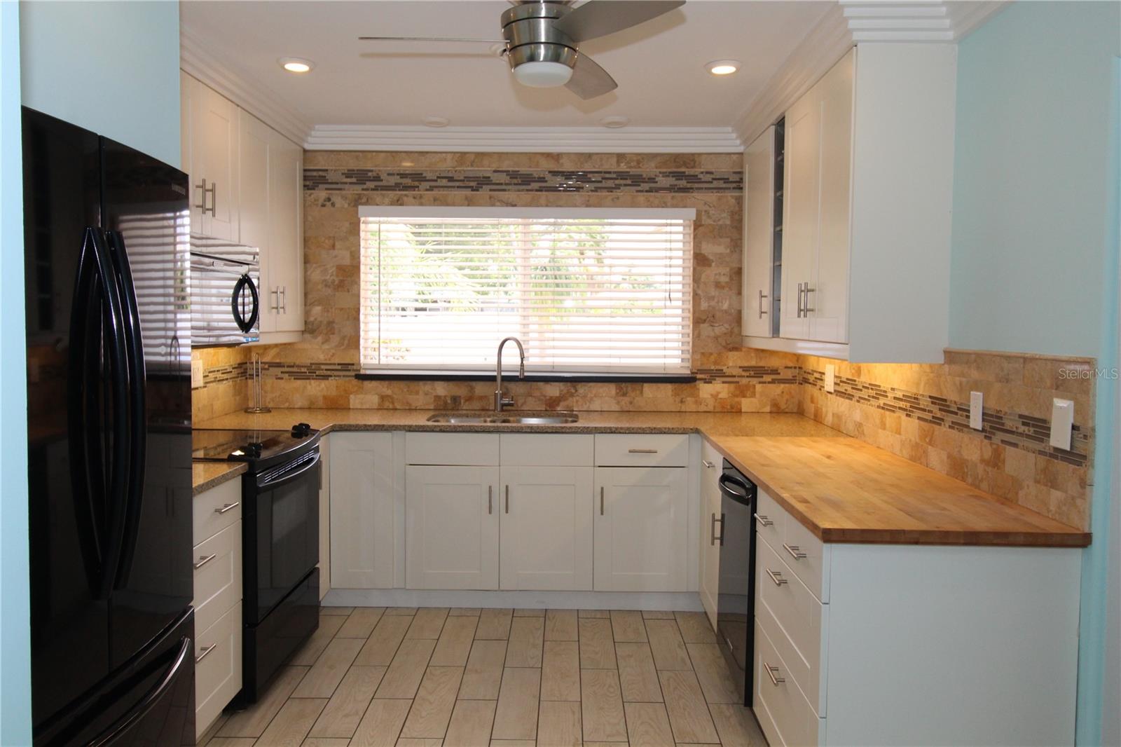 2705 S BRINK AVE, SARASOTA, FL, 34239