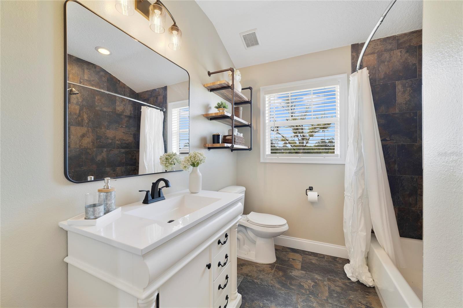 1070 LAKE ASHBY RD, NEW SMYRNA BEACH, FL, 32168