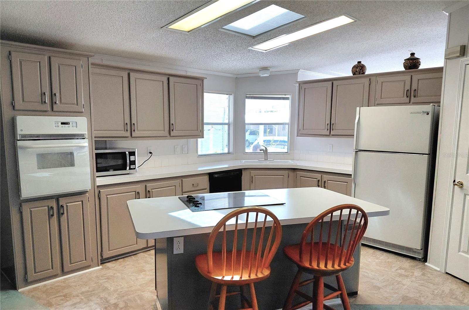 1001 STARKEY RD #704, LARGO, FL, 33771