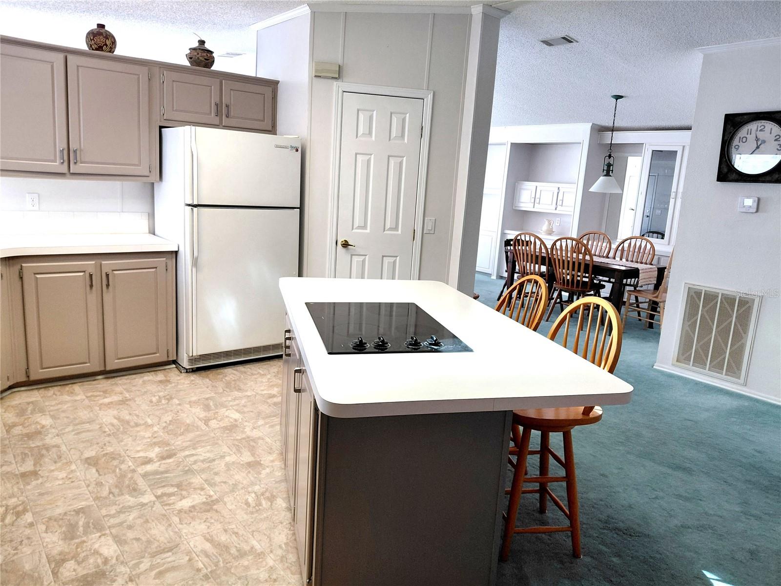 1001 STARKEY RD #704, LARGO, FL, 33771