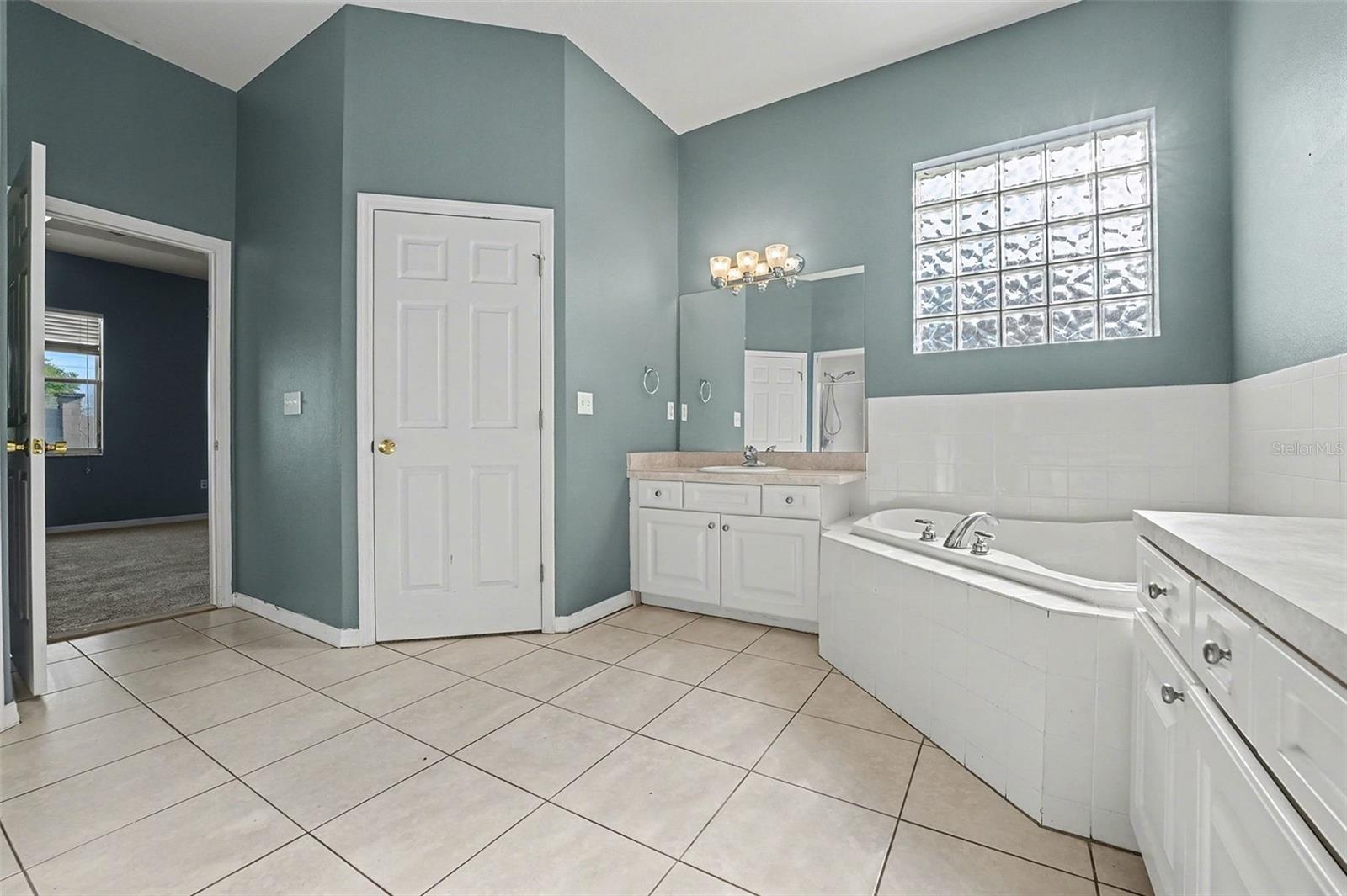 6228 ALAMANDA HILLS BLVD, LAKELAND, FL, 33813