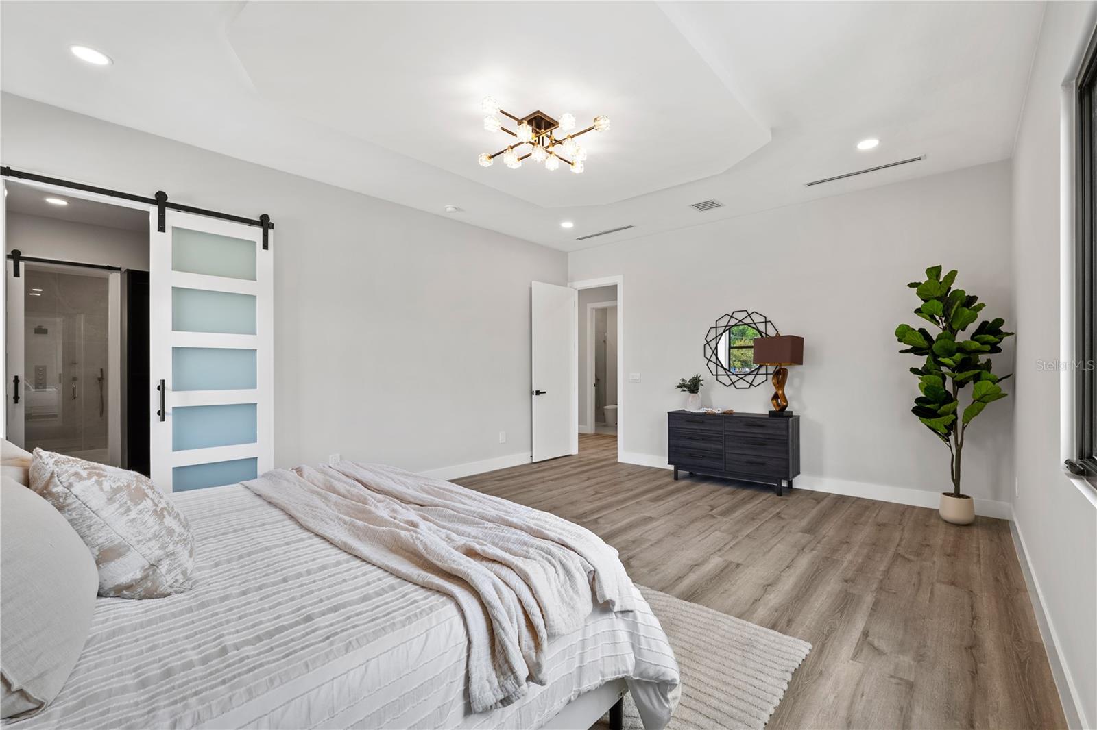 3104 W PINE ST, TAMPA, FL, 33607