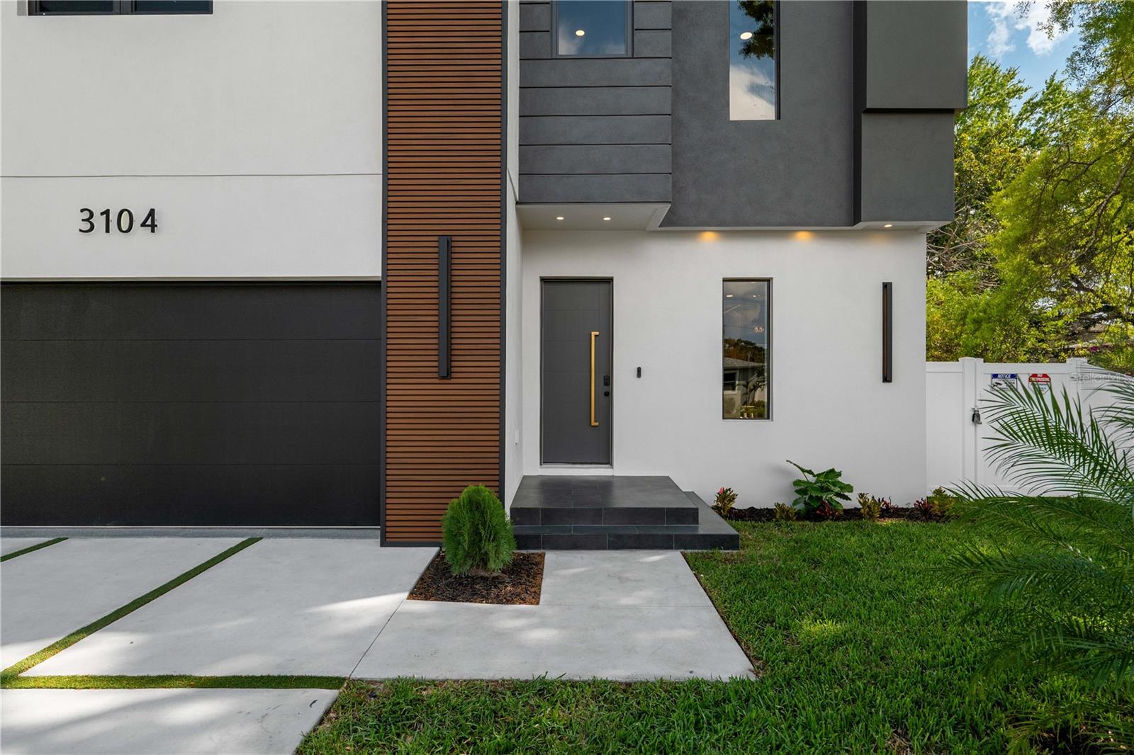3104 W PINE ST, TAMPA, FL, 33607