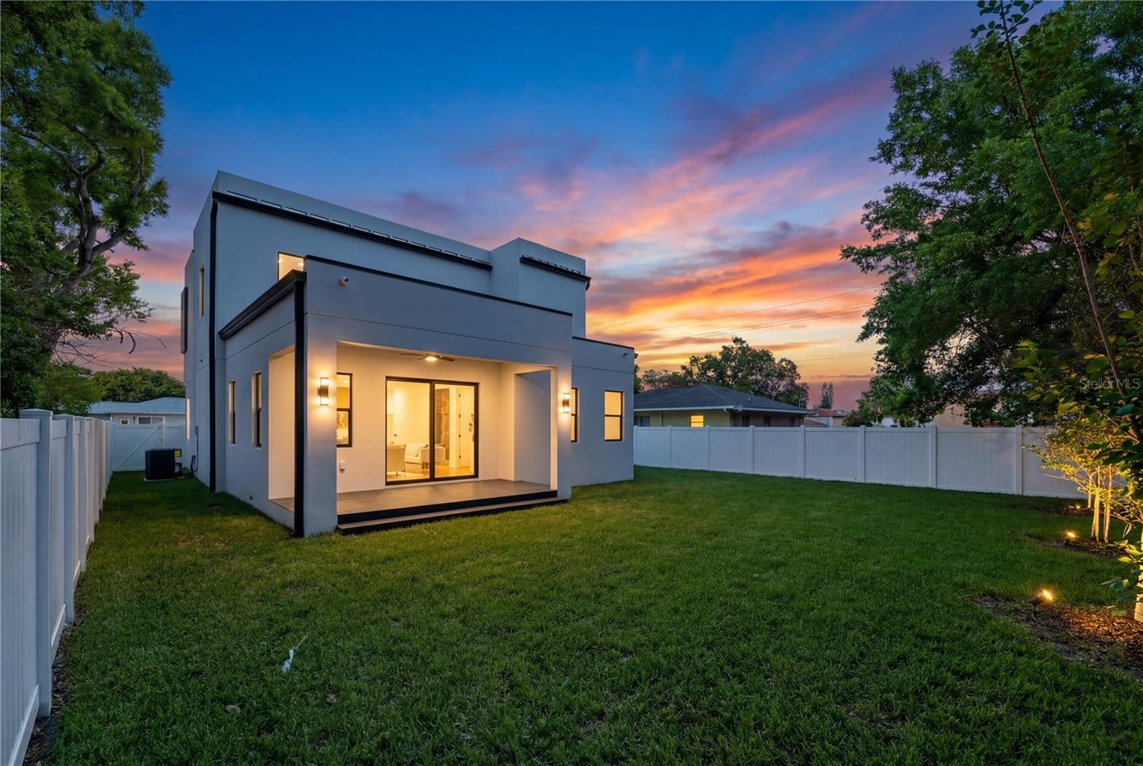 3104 W PINE ST, TAMPA, FL, 33607