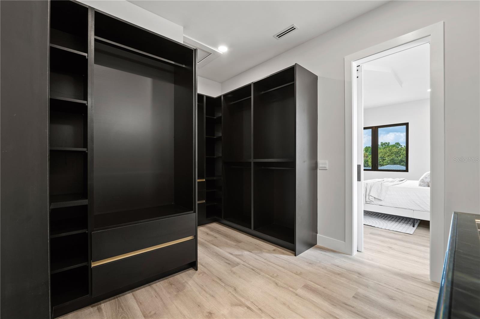 3104 W PINE ST, TAMPA, FL, 33607