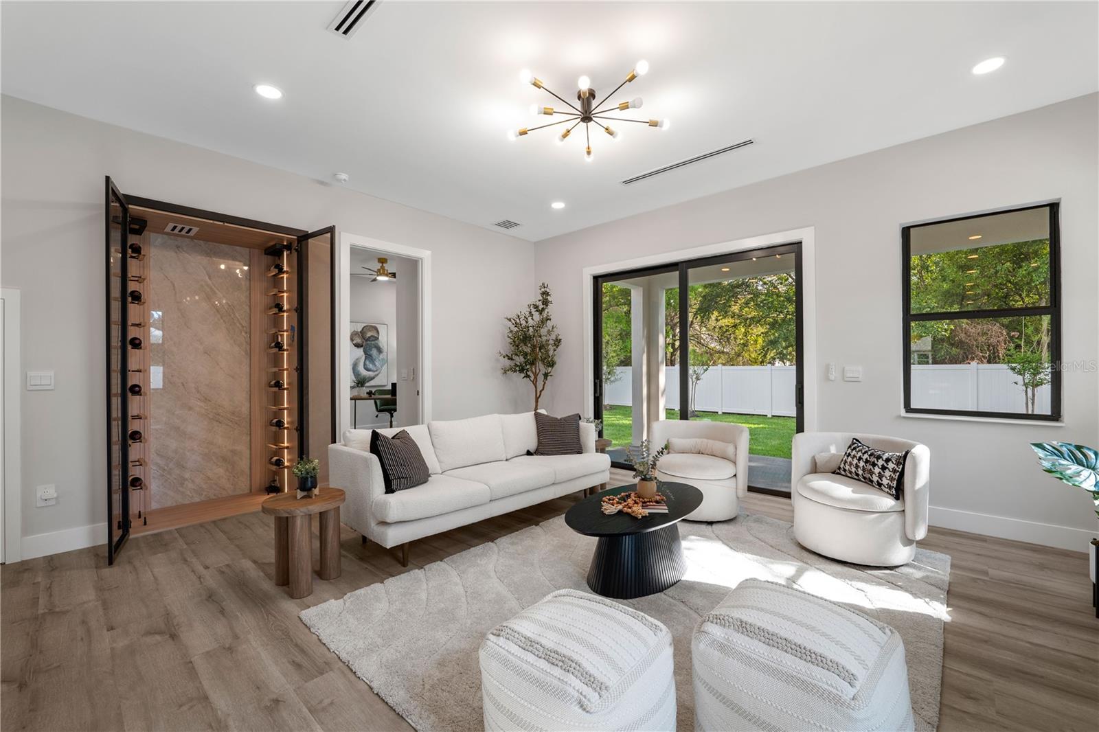 3104 W PINE ST, TAMPA, FL, 33607