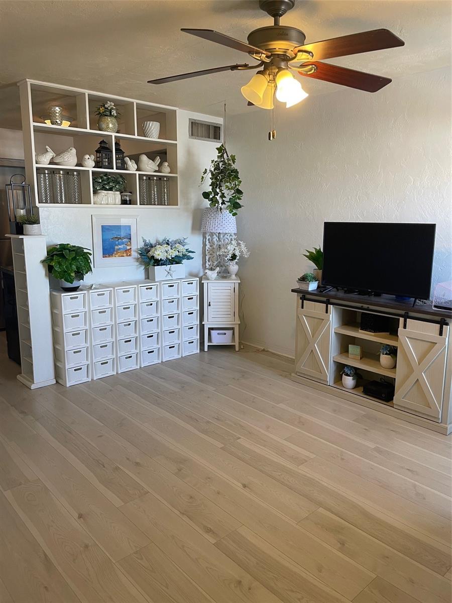 4051 58TH ST N #243, KENNETH CITY, FL, 33709