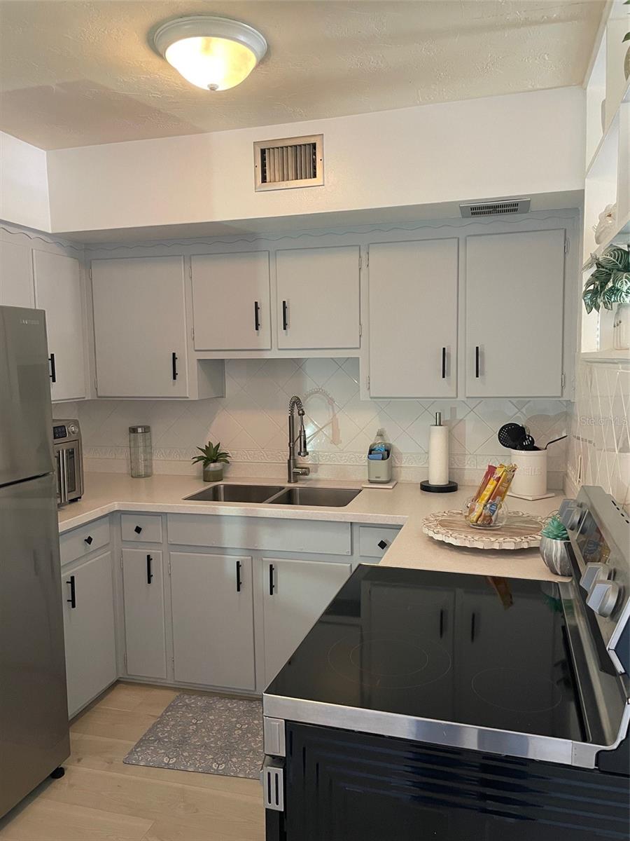 4051 58TH ST N #243, KENNETH CITY, FL, 33709