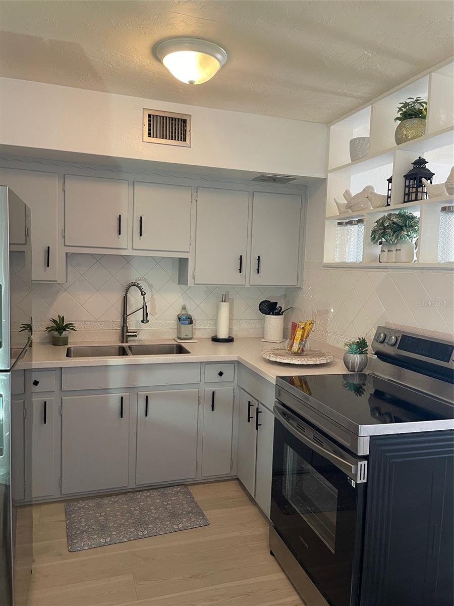 4051 58TH ST N #243, KENNETH CITY, FL, 33709