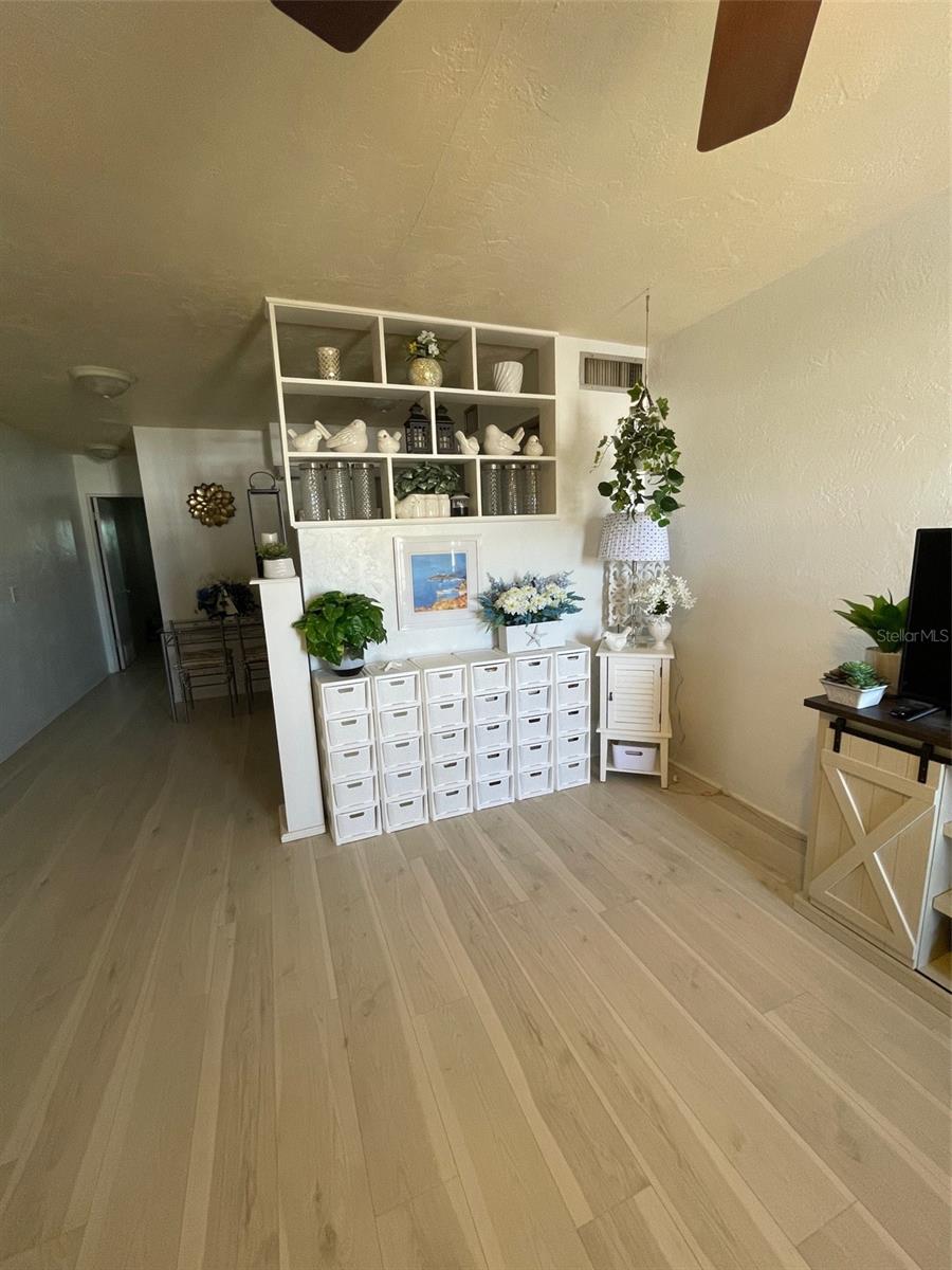 4051 58TH ST N #243, KENNETH CITY, FL, 33709