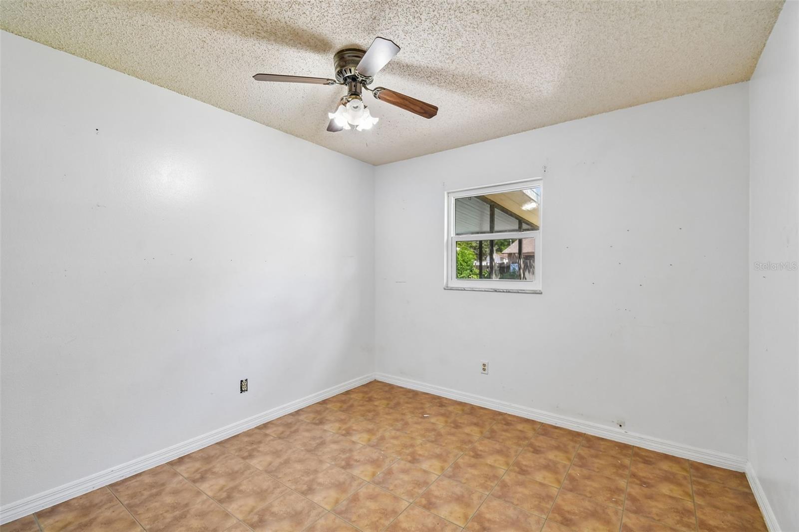 13635 BERKSHIRE CT, GRAND ISLAND, FL, 32735