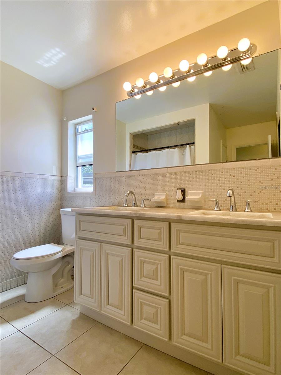 7306 KINGSBURY CIR, TAMPA, FL, 33610