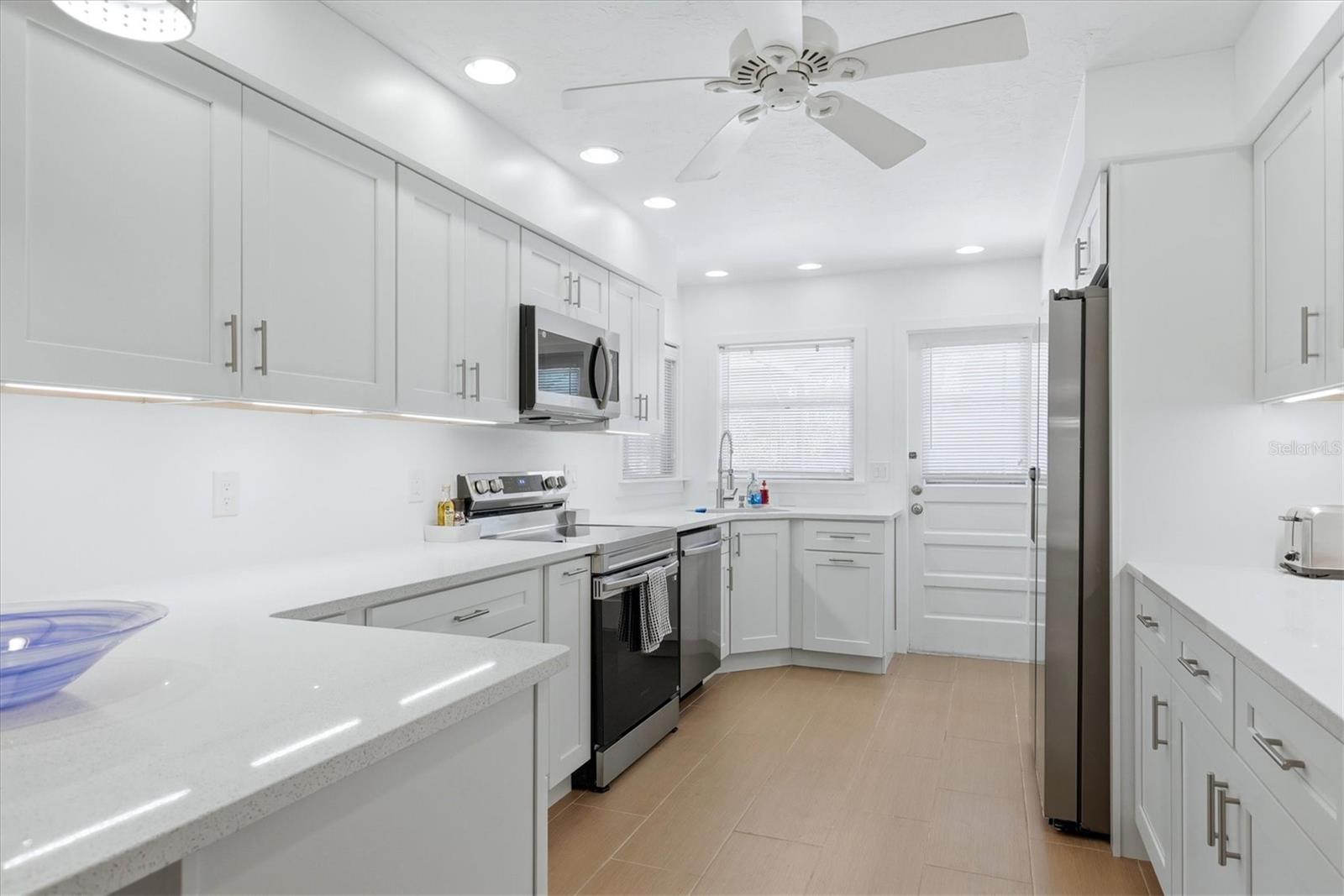 616 LYONS LN, LONGBOAT KEY, FL, 34228