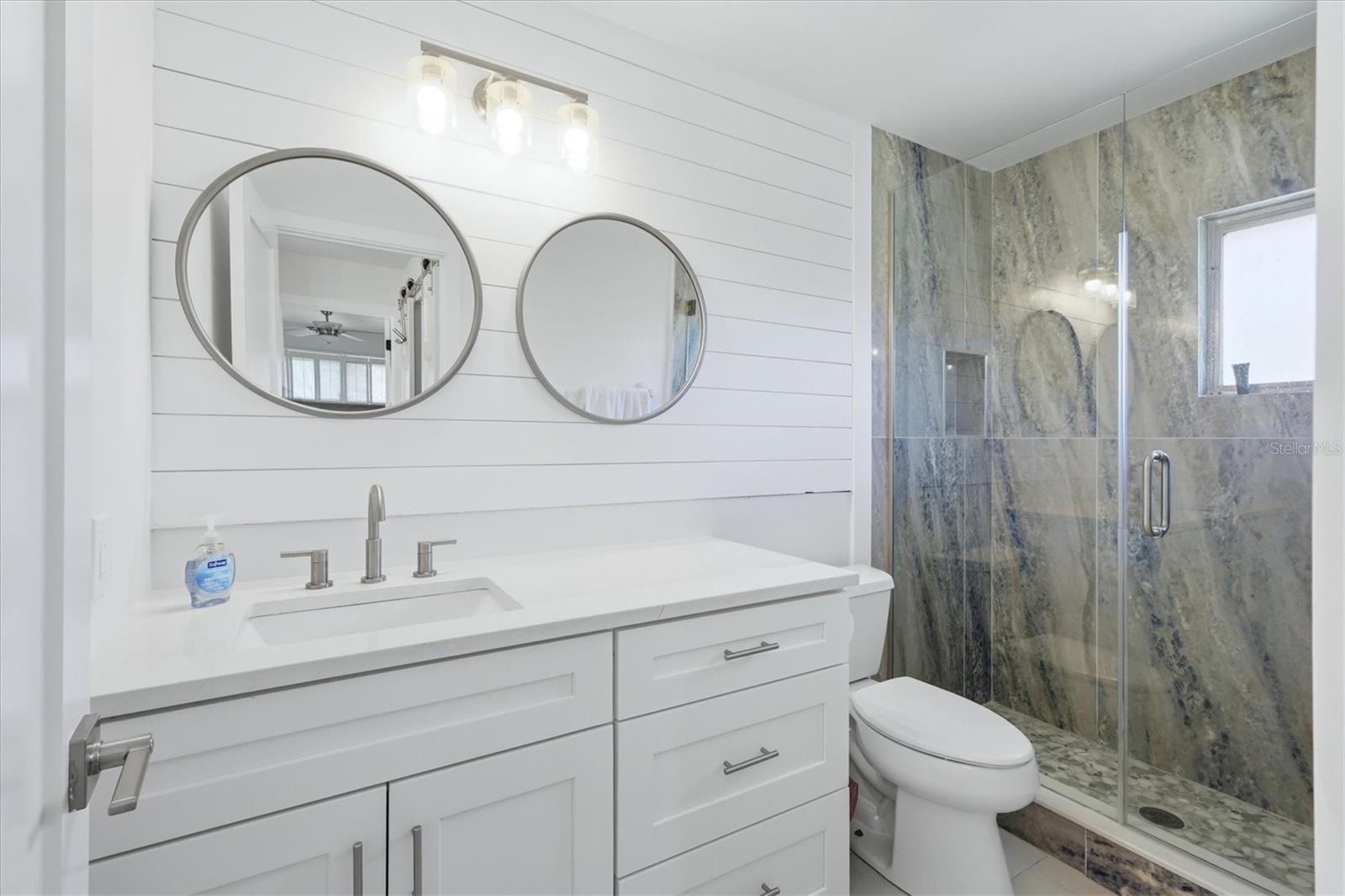 616 LYONS LN, LONGBOAT KEY, FL, 34228