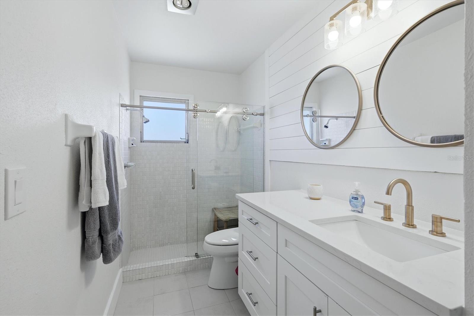 616 LYONS LN, LONGBOAT KEY, FL, 34228