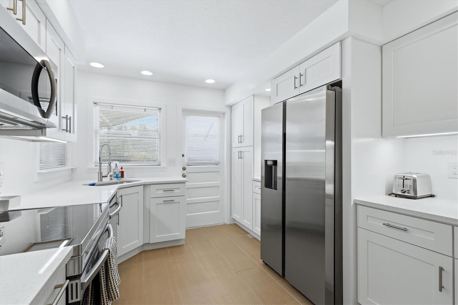 616 LYONS LN, LONGBOAT KEY, FL, 34228