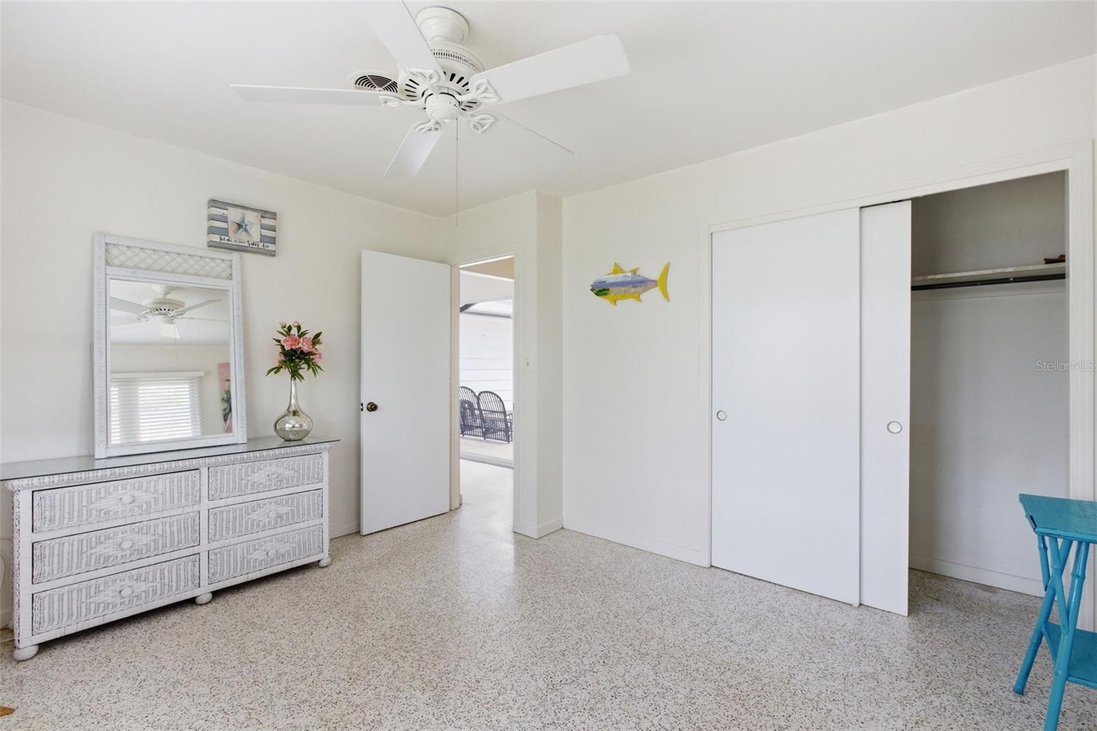 528 RALPH ST, SIESTA KEY, FL, 34242