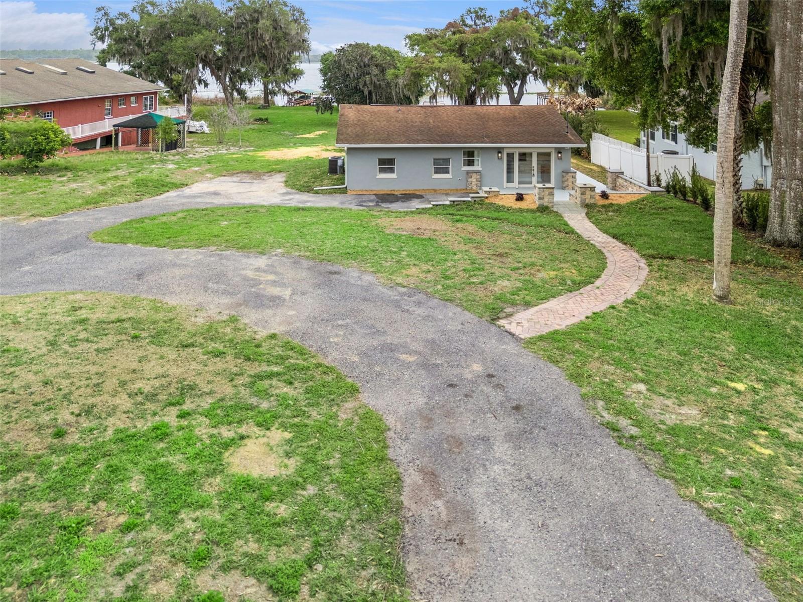 2316 N GRIFFIN DR, LEESBURG, FL, 34748