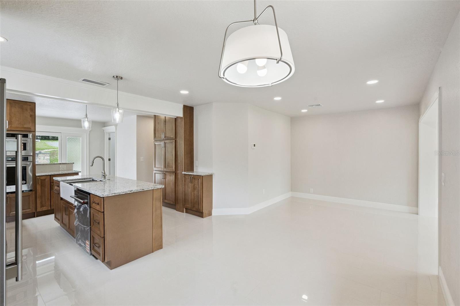 2316 N GRIFFIN DR, LEESBURG, FL, 34748